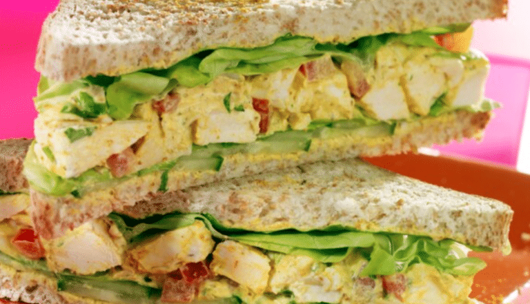 sandwich : légumes sautés, poulet et fêta