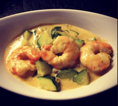 Courgettes aux crevettes, curry et lait de coco