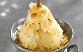 Poire au sirop et amandes effilées