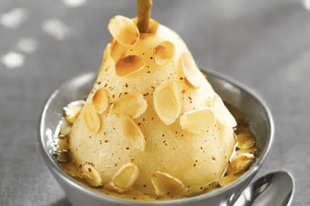 Poire au sirop et amandes effilées