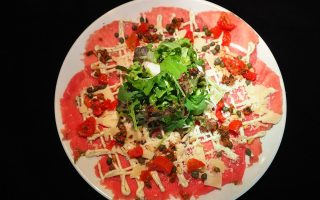 carpaccio de boeuf et roquette