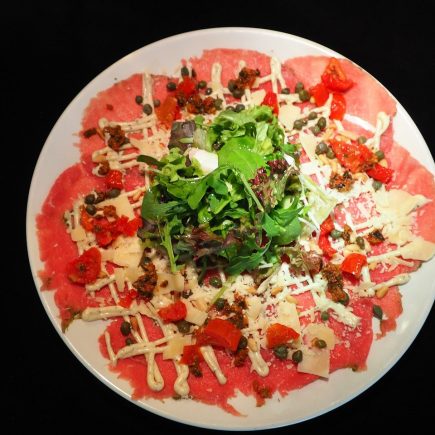 carpaccio de boeuf et roquette